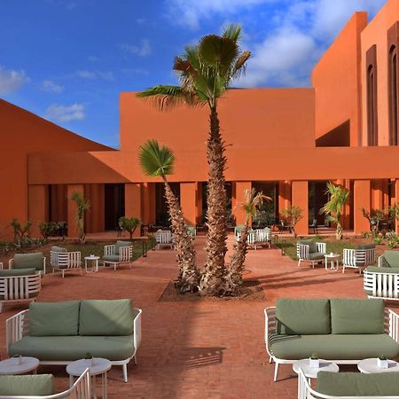 Doubletree By Hilton Ben Guerir Hotel & Residences Benguerir Exterior foto