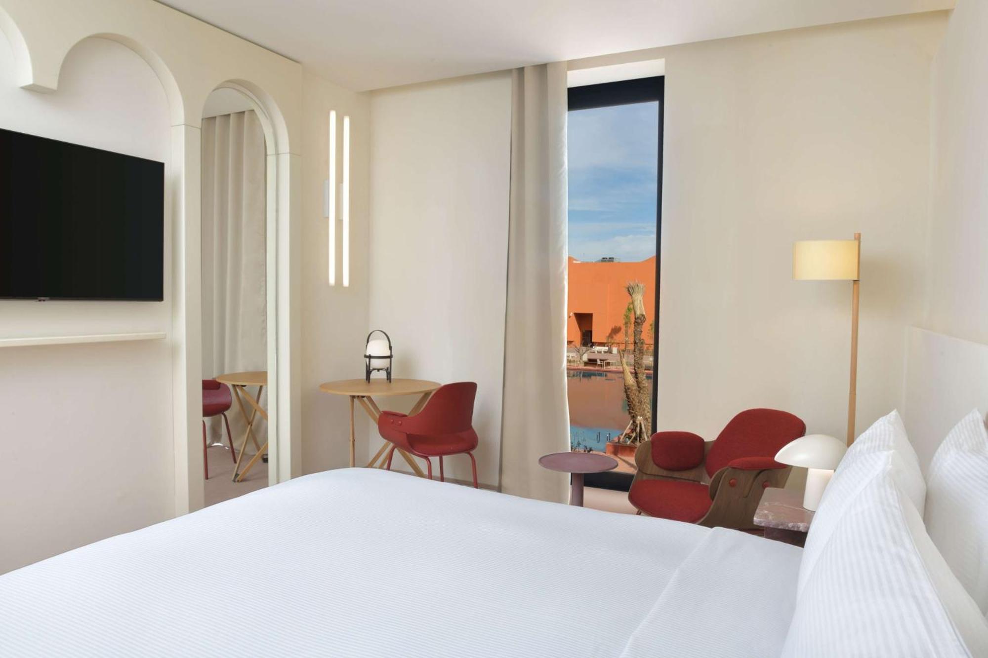 Doubletree By Hilton Ben Guerir Hotel & Residences Benguerir Exterior foto