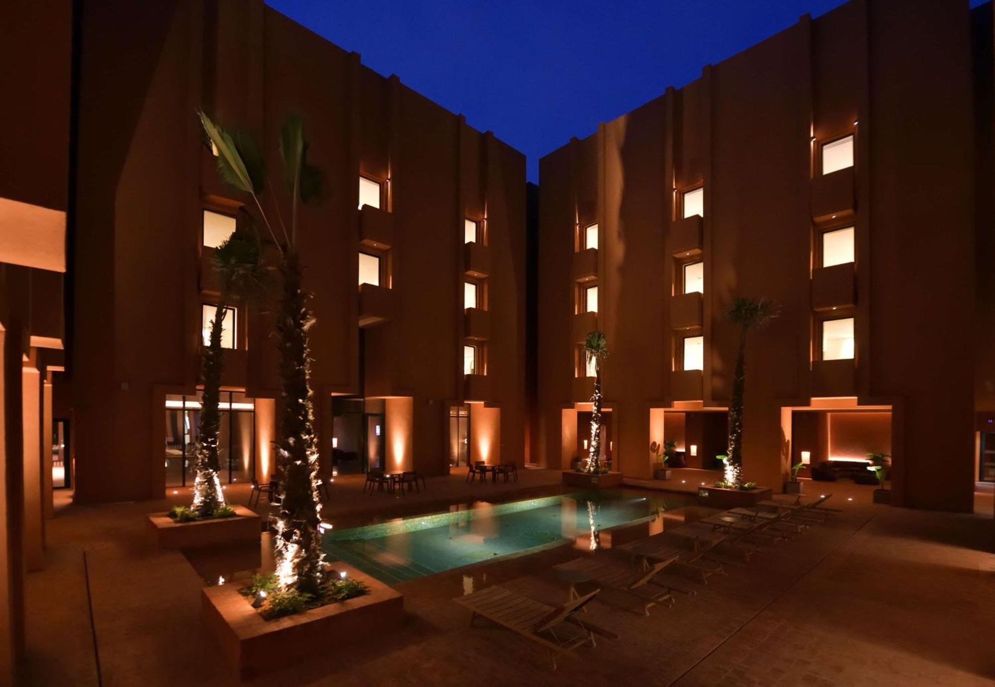 Doubletree By Hilton Ben Guerir Hotel & Residences Benguerir Exterior foto